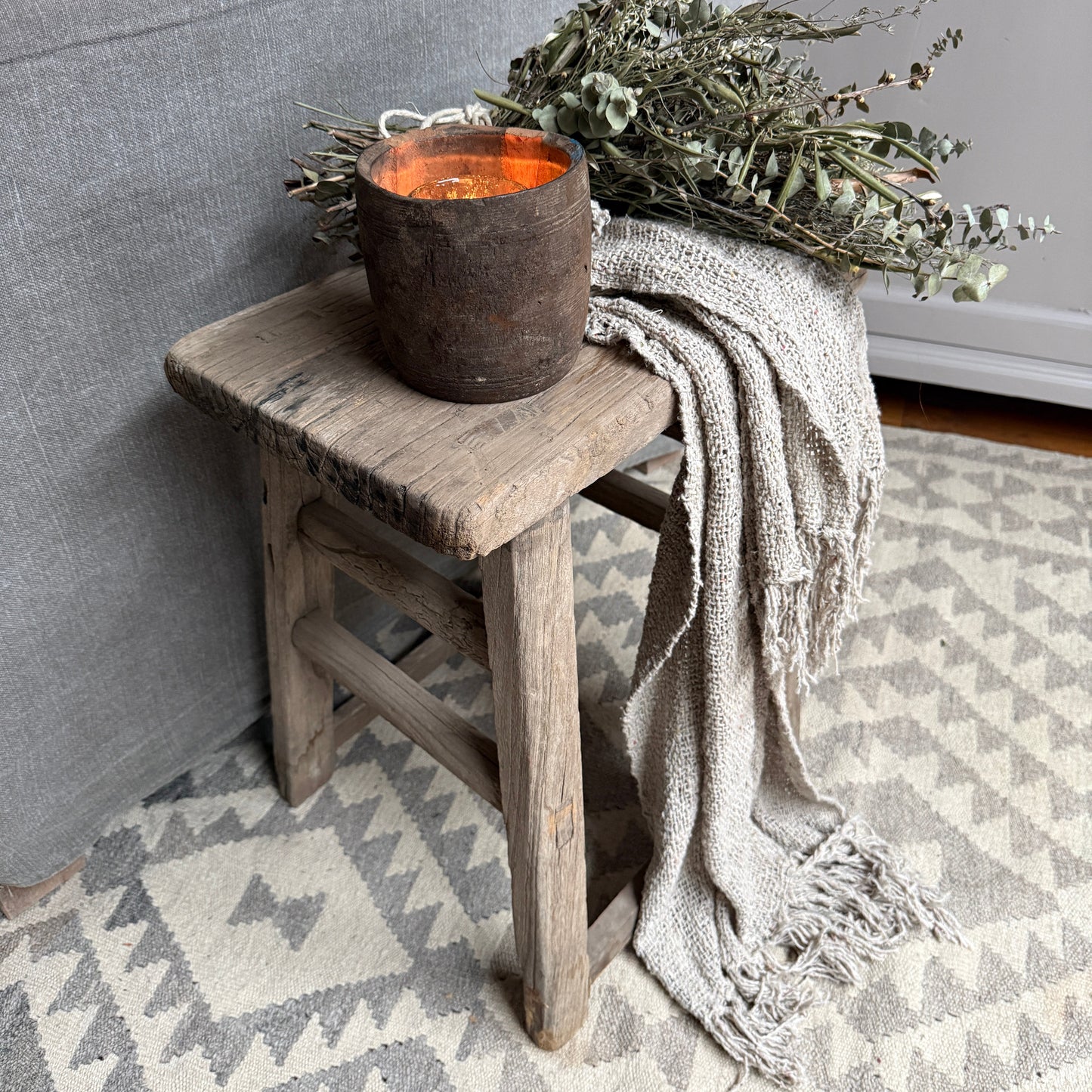 Alter Holzschemel, chinesischer Stuhl