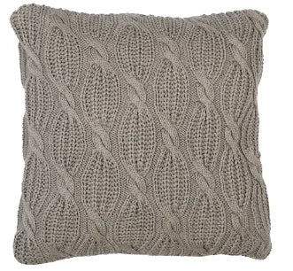 Grijs gebreid sierkussen Barcelona, handgemaakt, landelijke woonaccessoires, My Sober Home