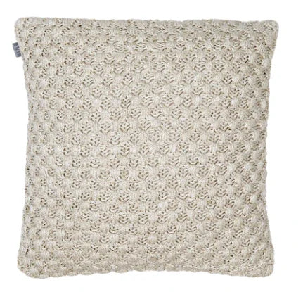 Handgemaakt beige sierkussen met grof geweven patroon, landelijk en sober interieur, My Sober Home