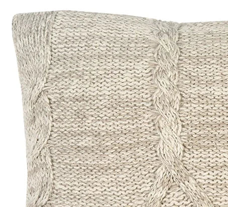 Close-up van authentiek gebreid kussen Keulen Kiezel, beige, handgemaakt woonaccessoire