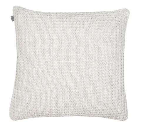 Handgemaakt Lyon kussen in naturel tint met grof geweven structuur, sober landelijk woonaccessoire