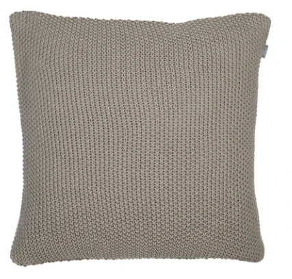 Beige gebreid sierkussen Sofia, handgemaakt voor een sober en landelijk interieur