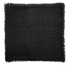 Zwart linnen kussen met rafelrand, handgemaakt, sober landelijk woonaccessoire