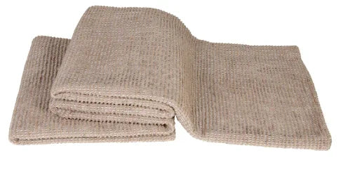 Lichtbruine, handgemaakte landelijke woondeken van My Sober Home, grof geweven structuur