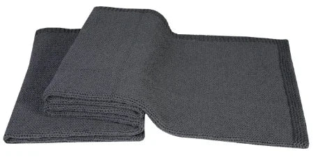 Donkergrijze gebreide plaid, landelijke woonaccessoire, My Sober Home stijlvol decor