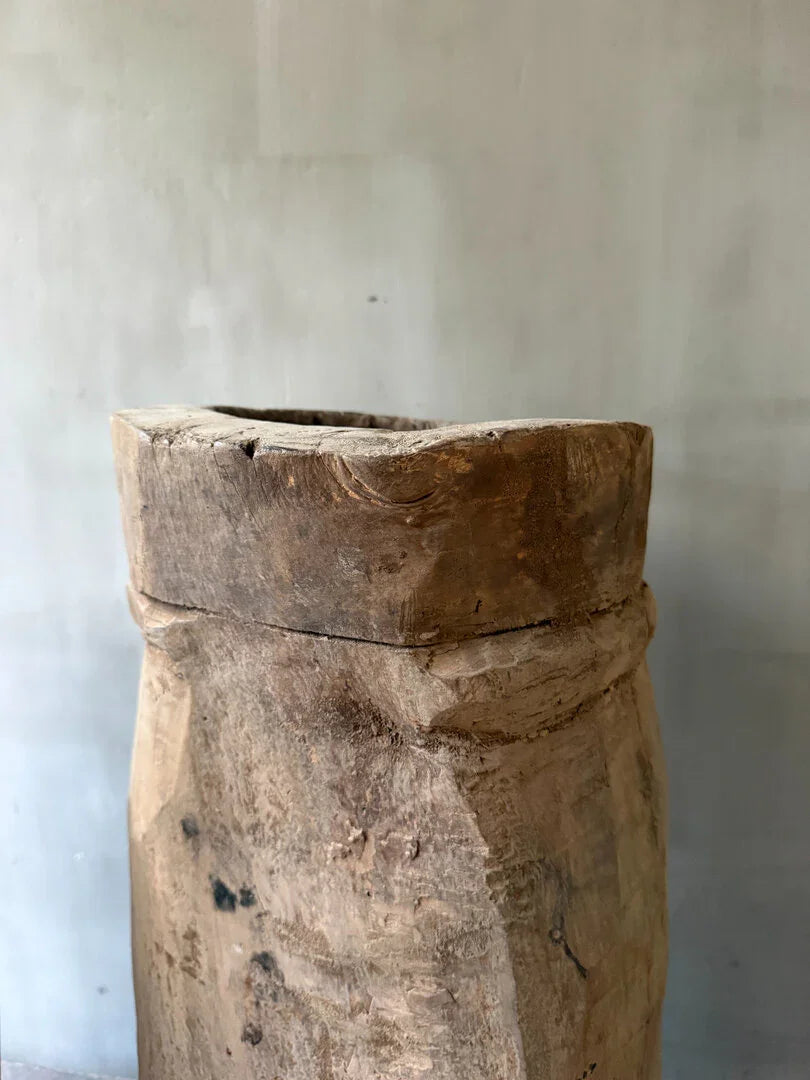 Antieke vijzel (rechter op de foto) - My Sober Home