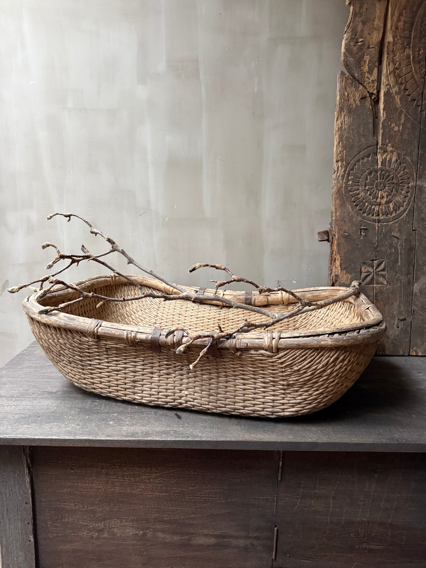 Antiker orientalischer Reiskorb, quadratisch