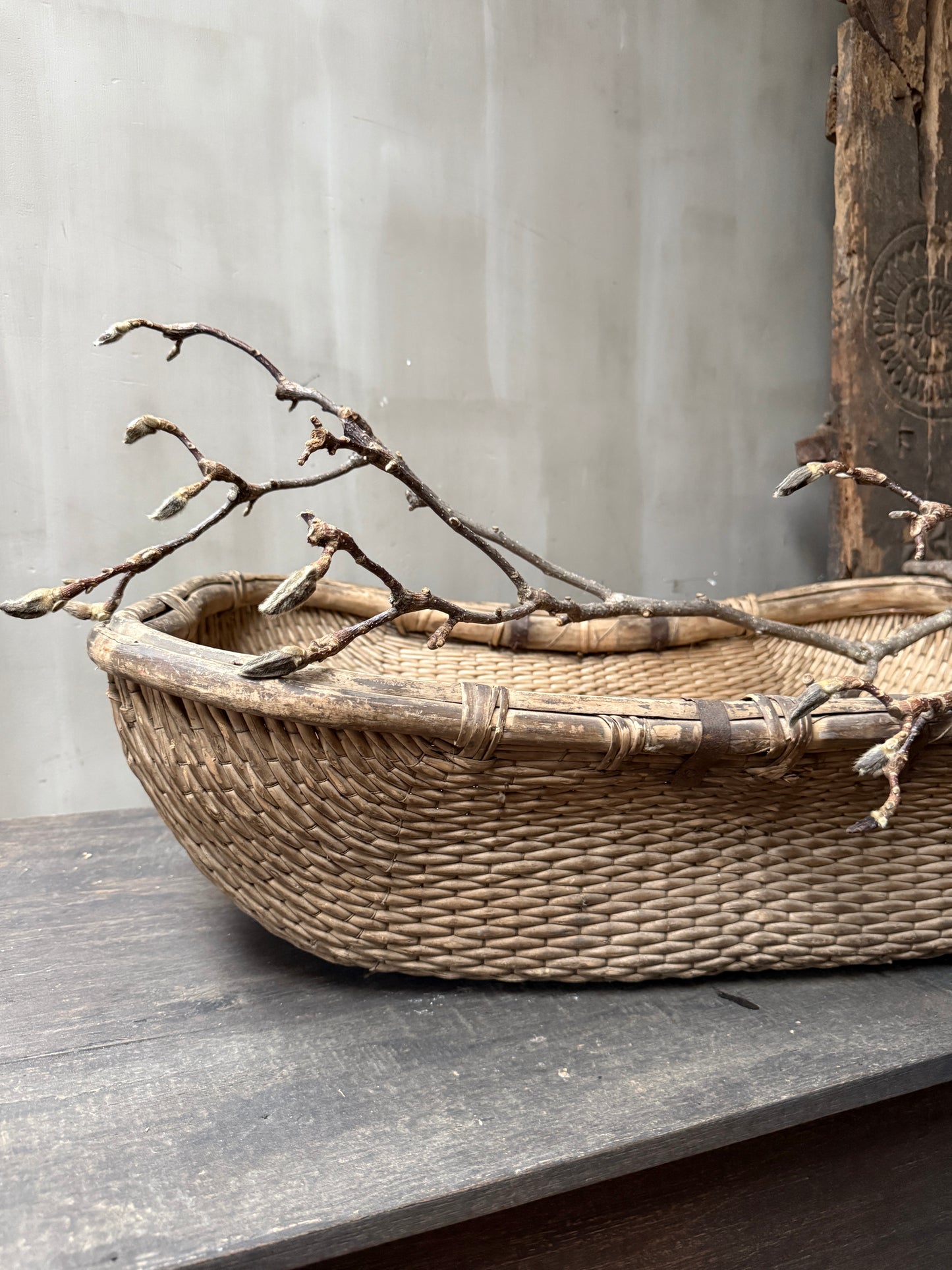 Antiker orientalischer Reiskorb, quadratisch