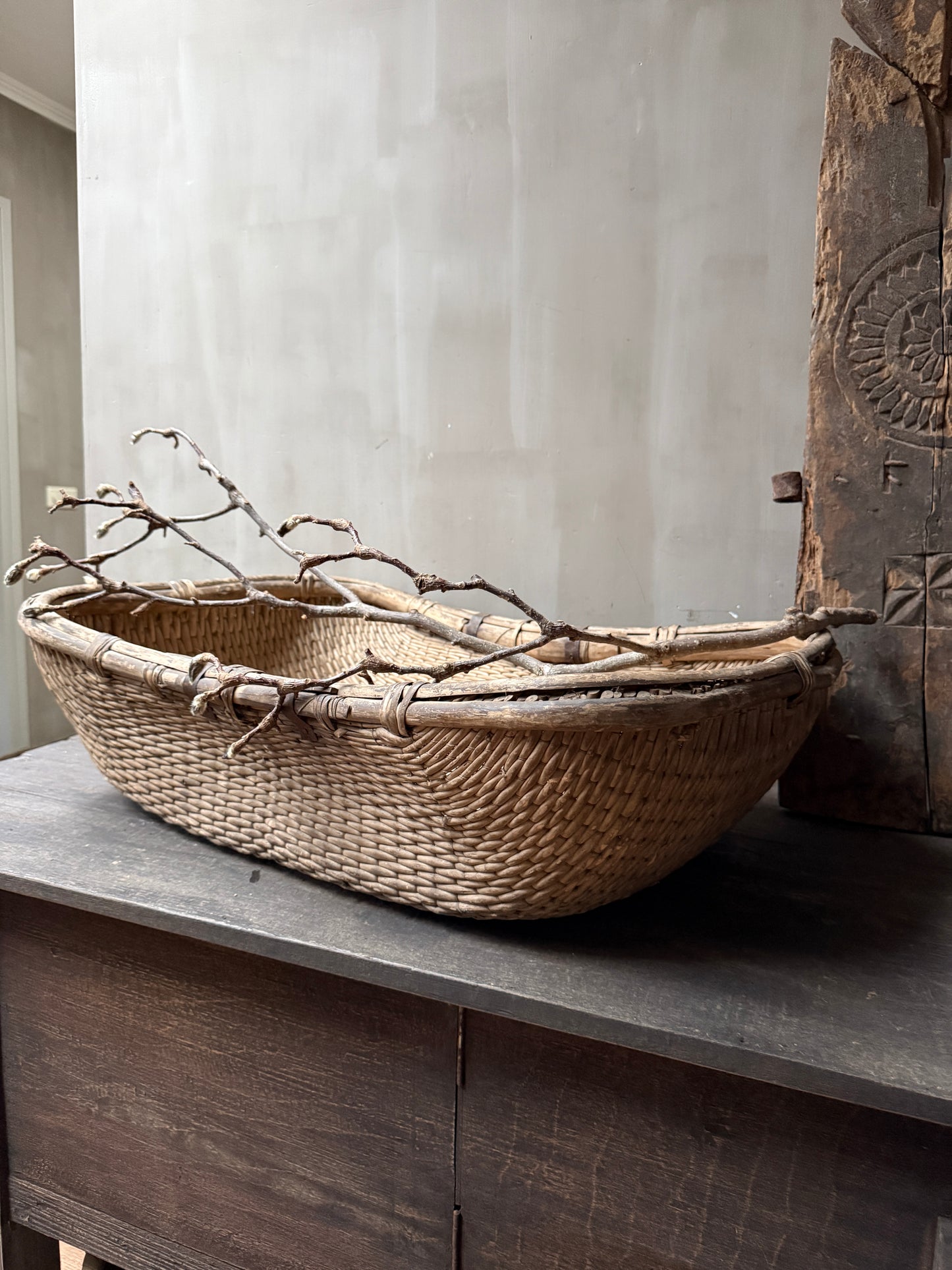 Antiker orientalischer Reiskorb, quadratisch