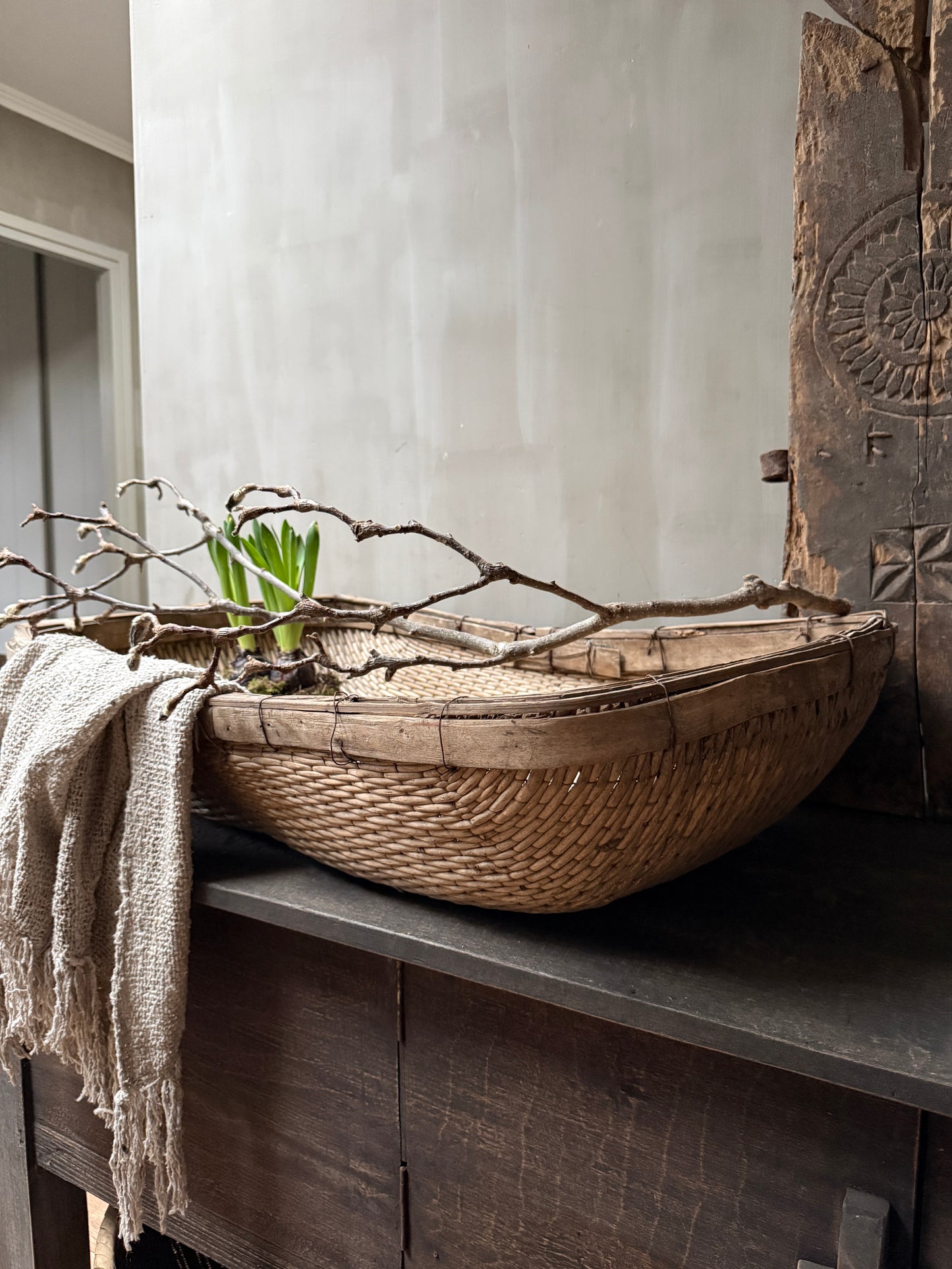 Antiker orientalischer Reiskorb, quadratisch