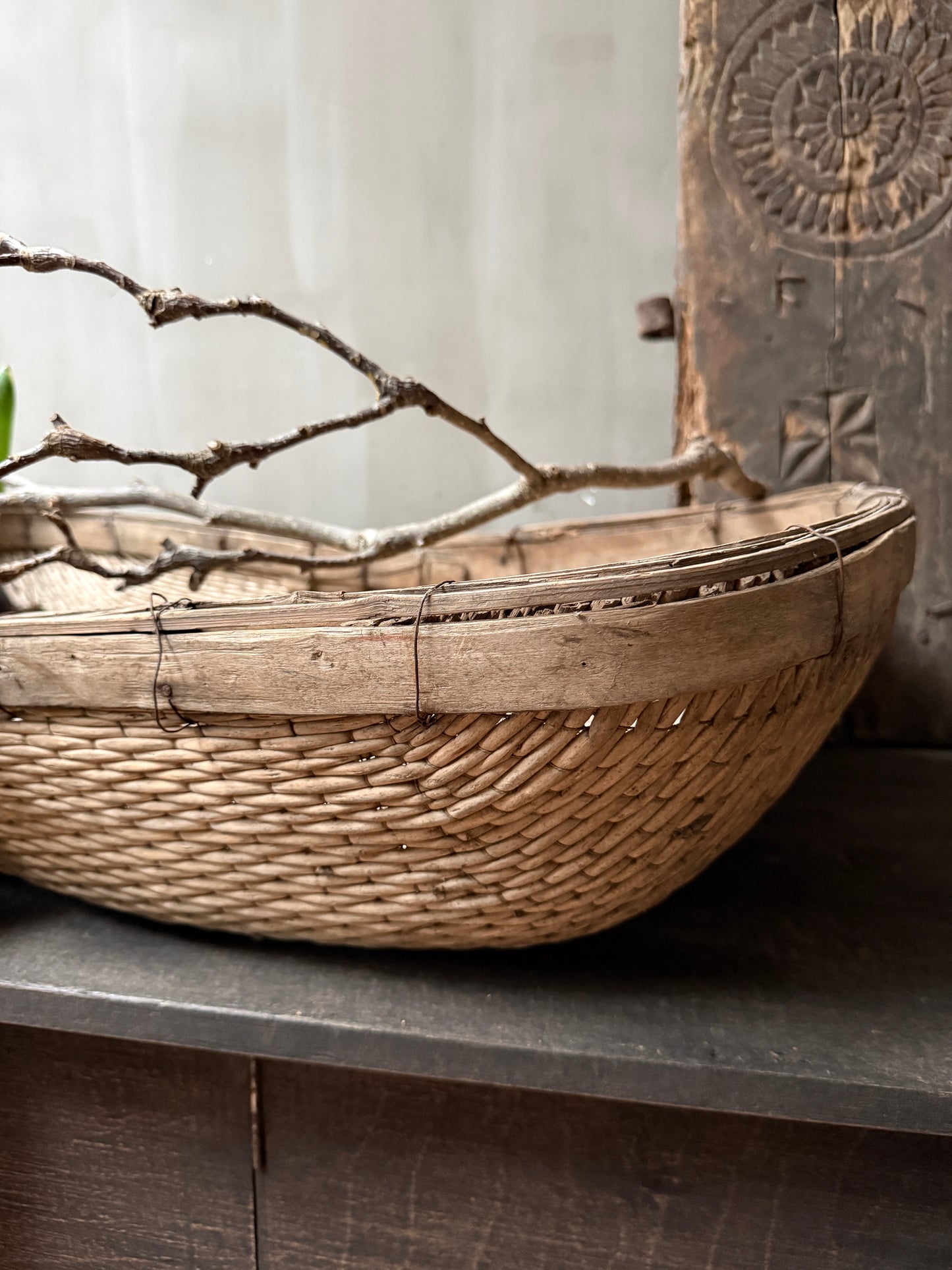 Antiker orientalischer Reiskorb, quadratisch