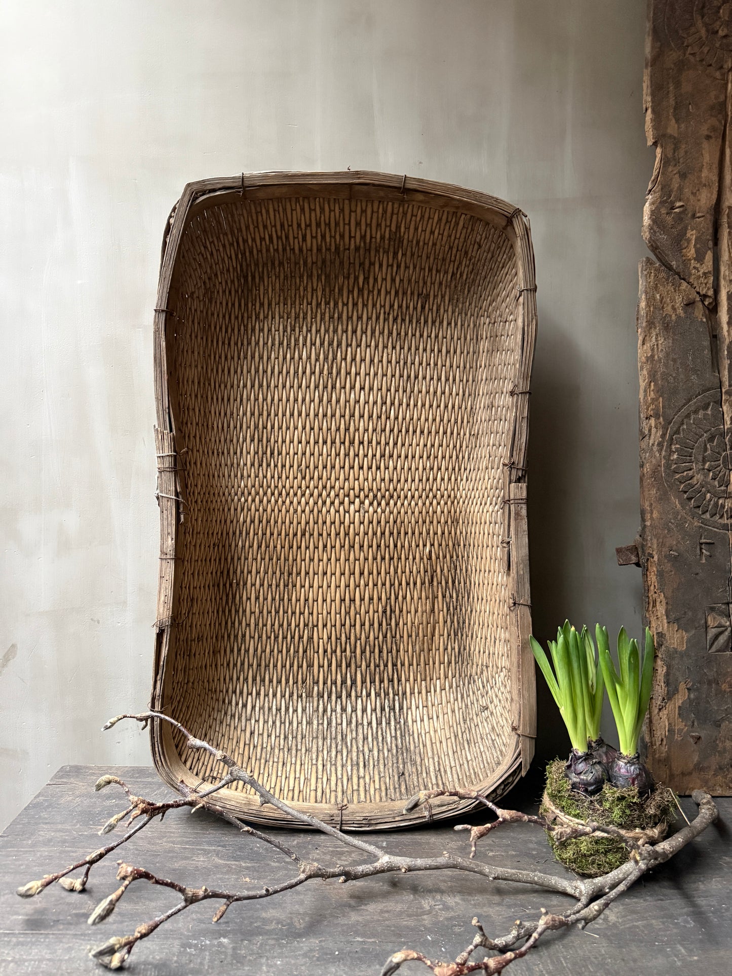 Antiker orientalischer Reiskorb, quadratisch