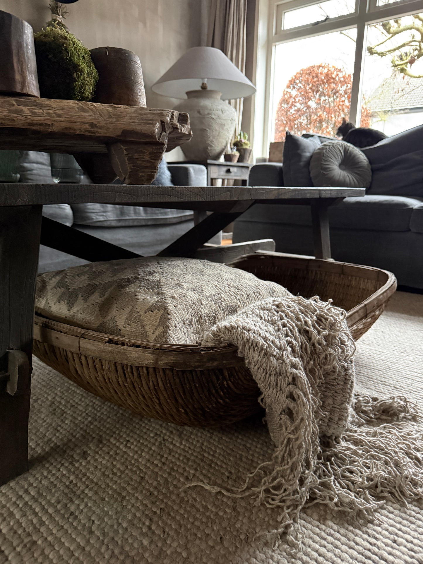 Antiker orientalischer Reiskorb, quadratisch