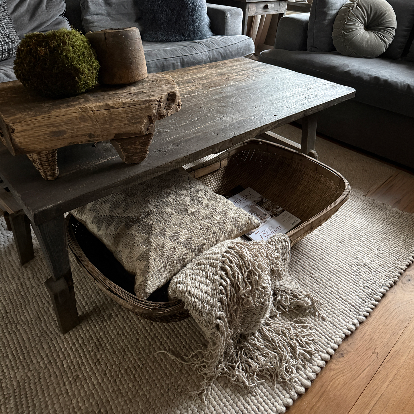 Antiker orientalischer Reiskorb, quadratisch