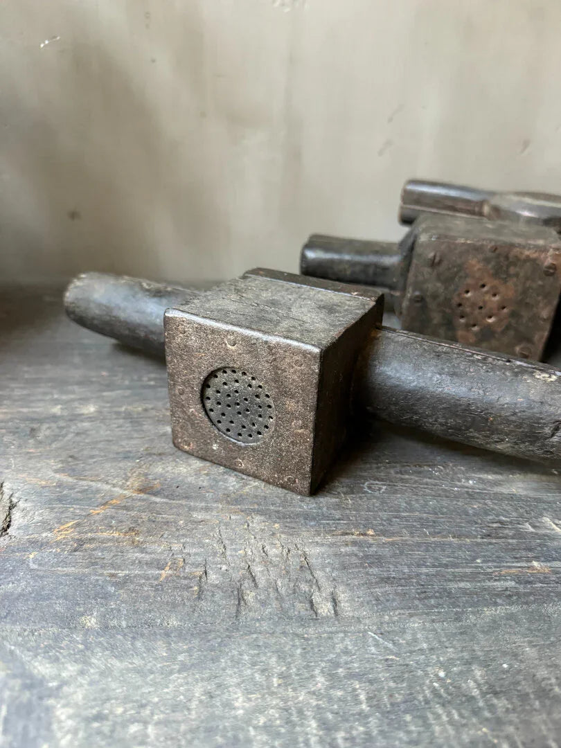 Authentieke oude pers - My Sober Home