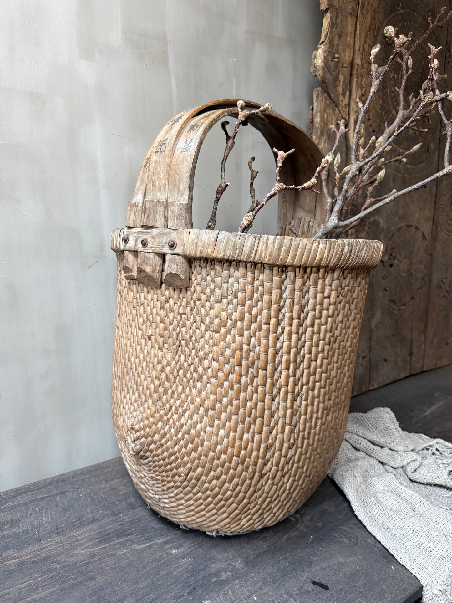 Chinesischer Pflückkorb mit Henkel