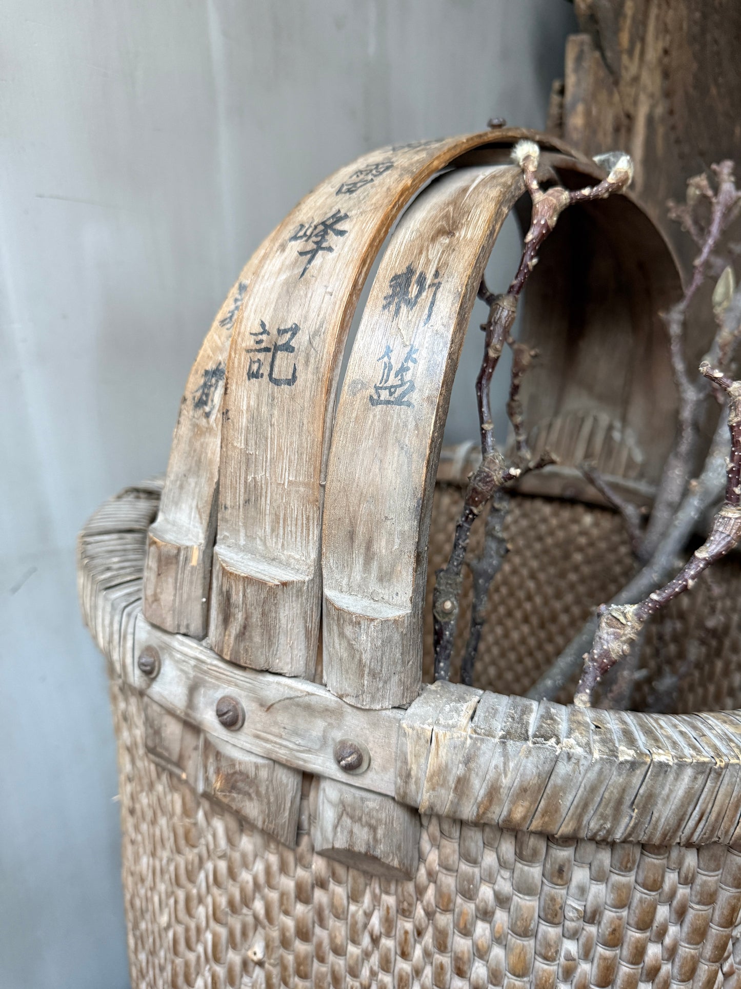 Chinesischer Pflückkorb mit Henkel