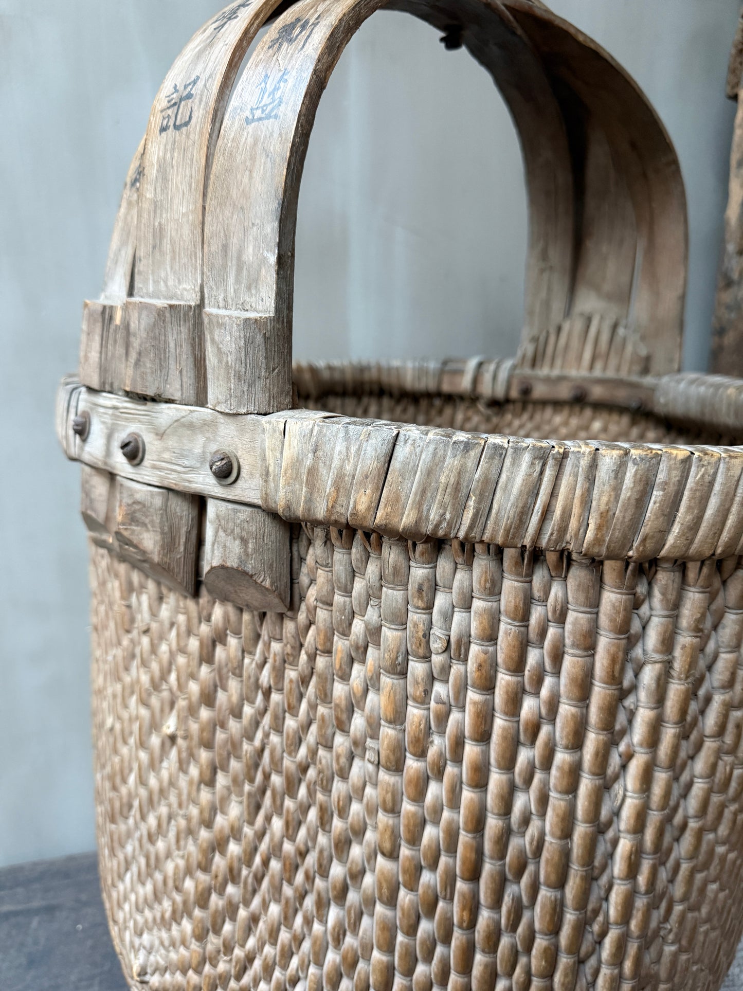 Chinesischer Pflückkorb mit Henkel