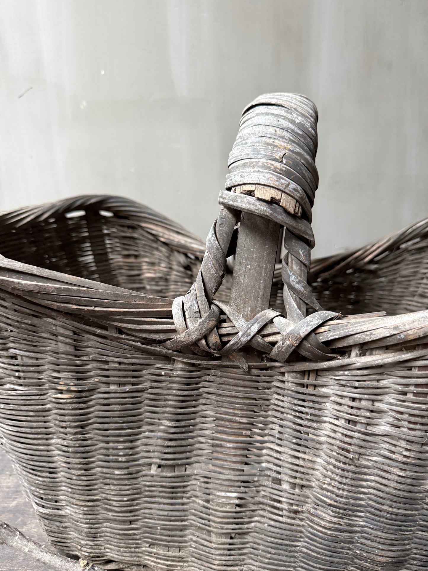 Chinesischer Pflückkorb mit Henkel