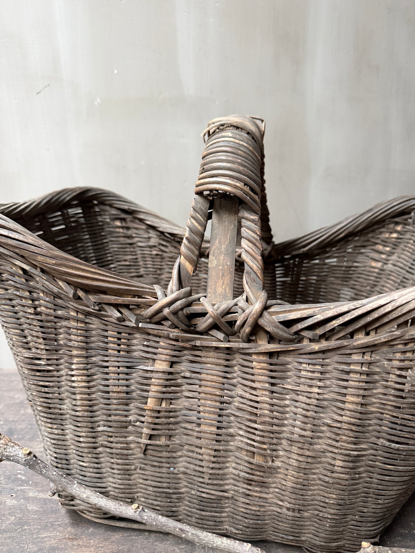 Chinesischer Pflückkorb mit Henkel