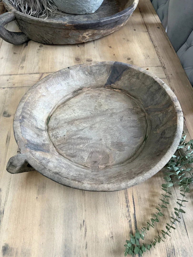 Oude schaal met handvat - My Sober Home