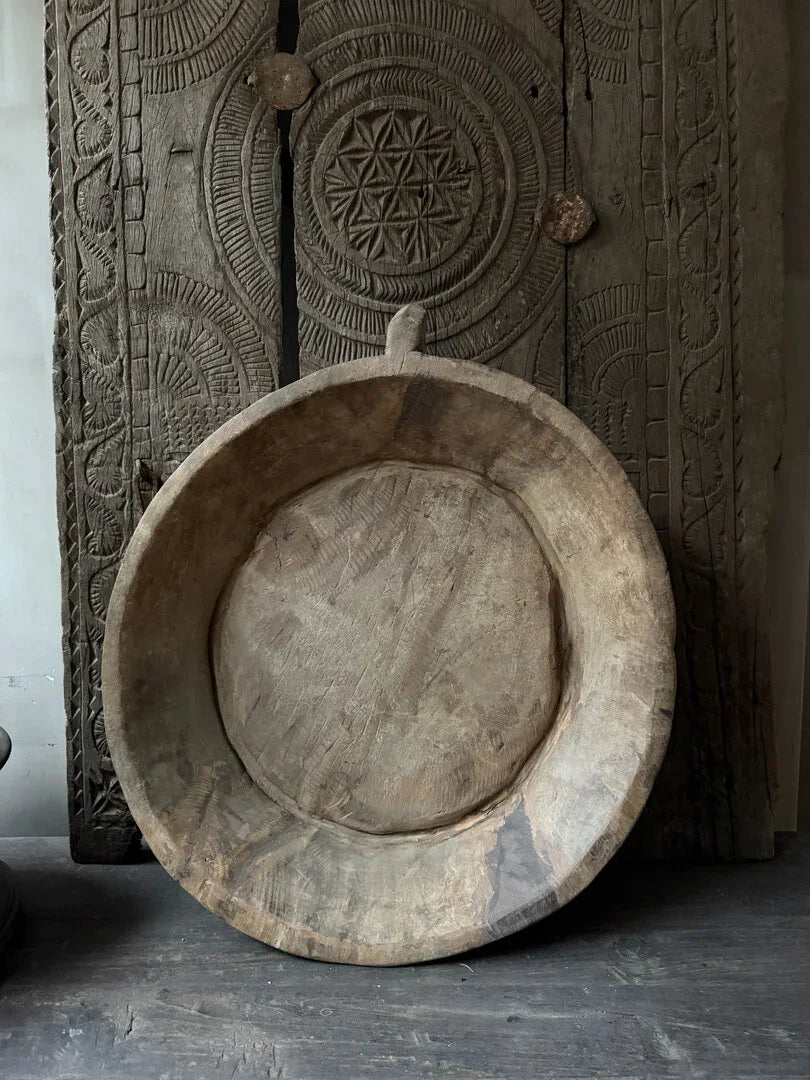 Oude schaal met handvat - My Sober Home