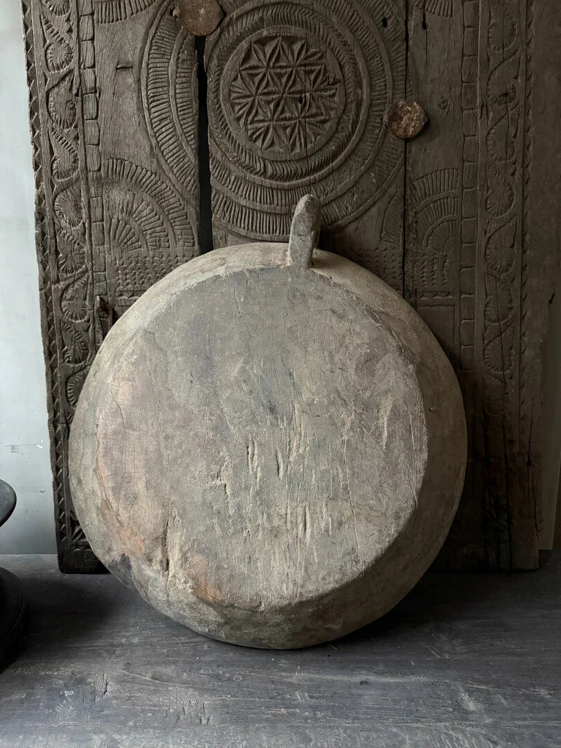 Oude schaal met handvat - My Sober Home