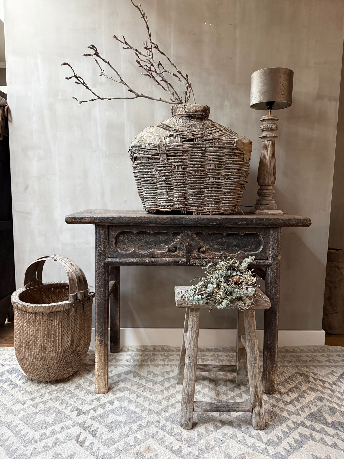 Antiker chinesischer Altarwandtisch / Schrank