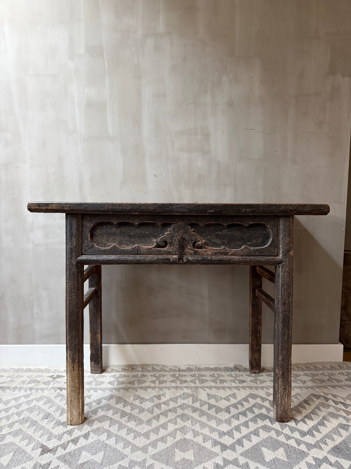 Antiker chinesischer Altarwandtisch / Schrank