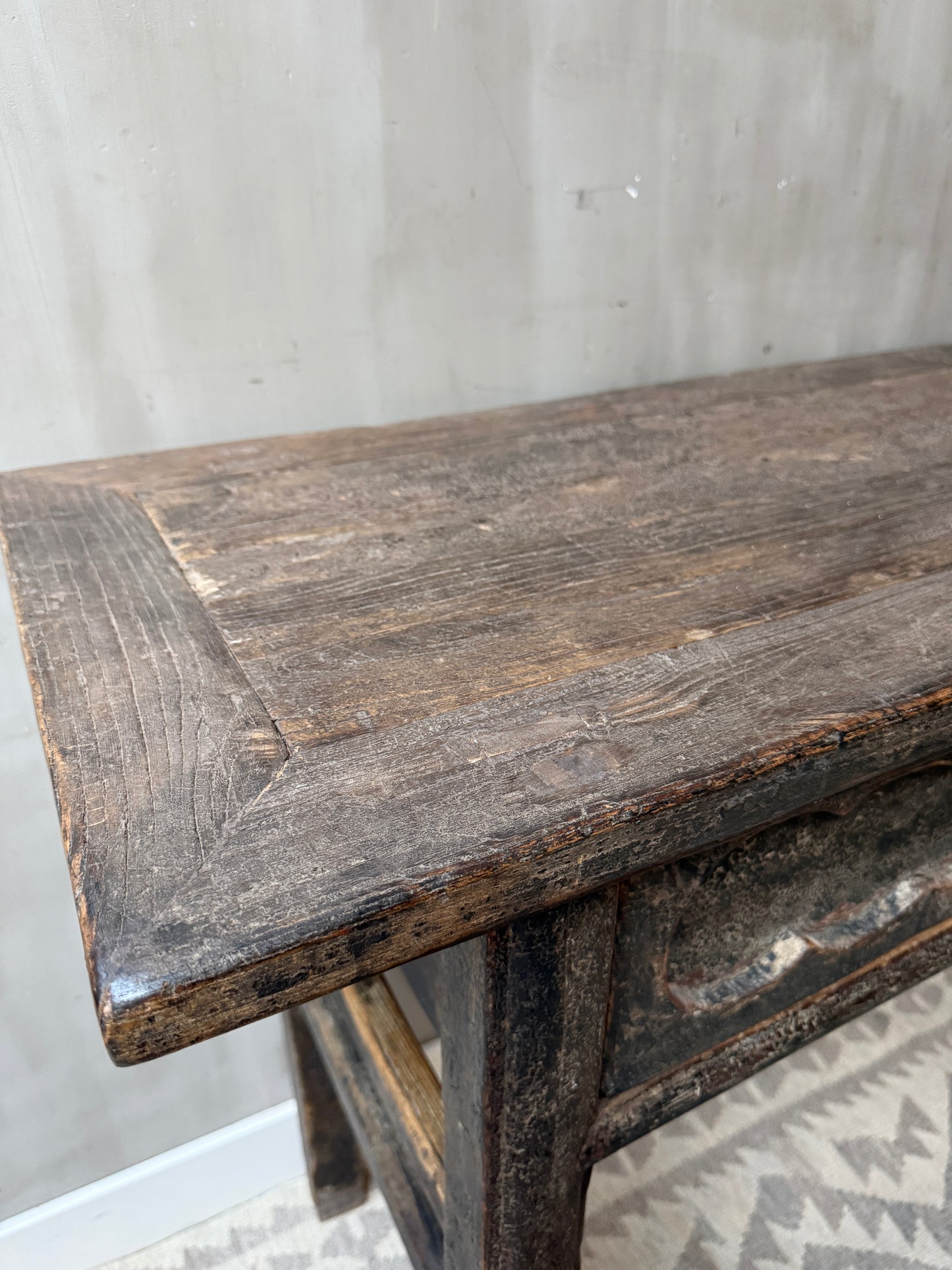 Antiker chinesischer Altarwandtisch / Schrank
