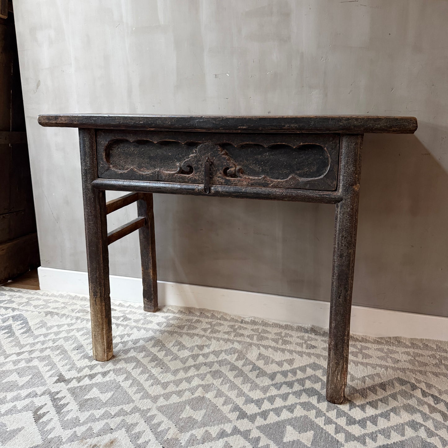 Antiker chinesischer Altarwandtisch / Schrank
