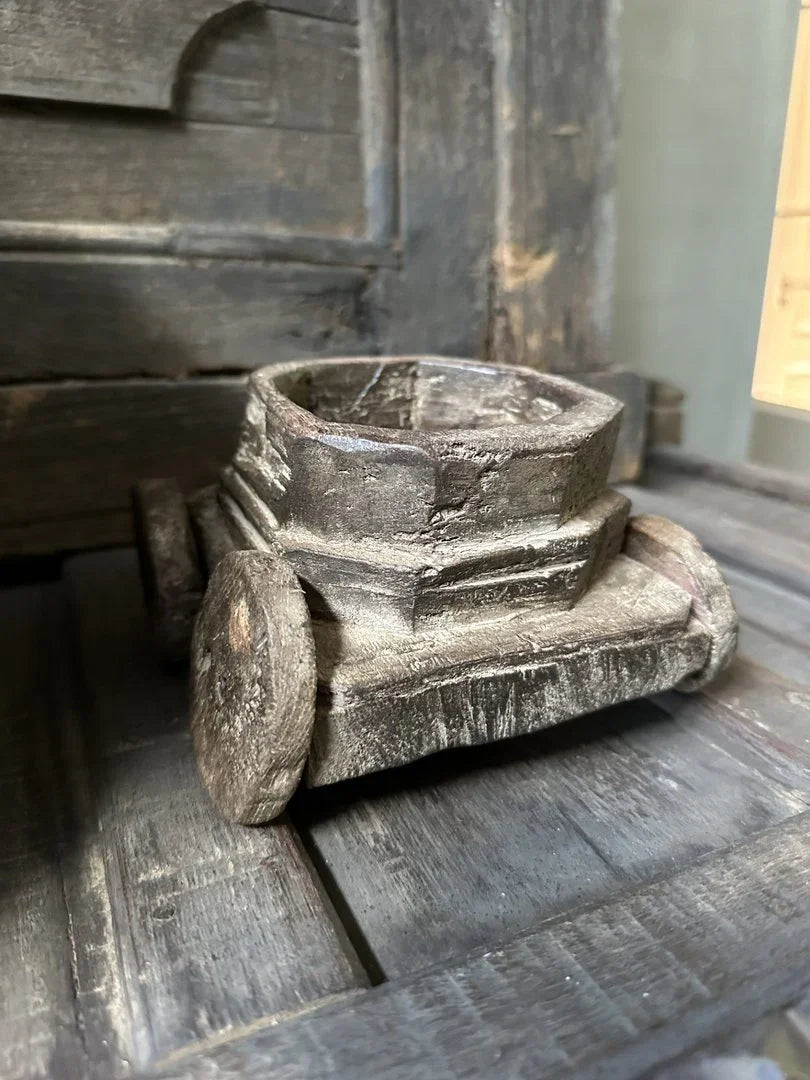 Authentiek handgemaakt houten speelgoedwagentje, sober en landelijk, My Sober Home woonaccessoire