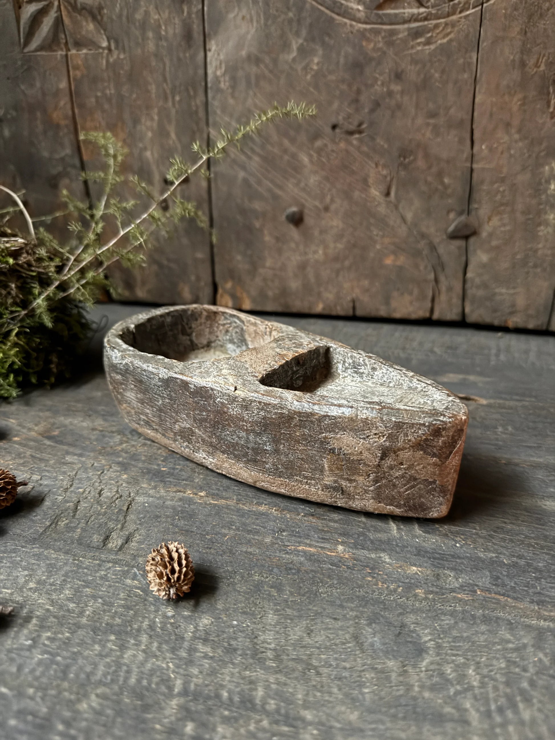 Authentieke, handgemaakte houten box uit India, sober wonen, landelijke woondecoratie