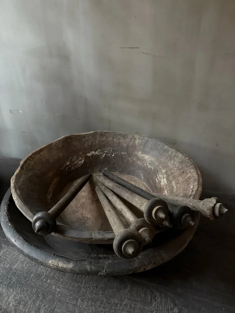 Oude houten spindel - My Sober Home