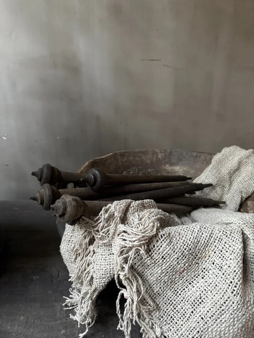 Oude houten spindel - My Sober Home