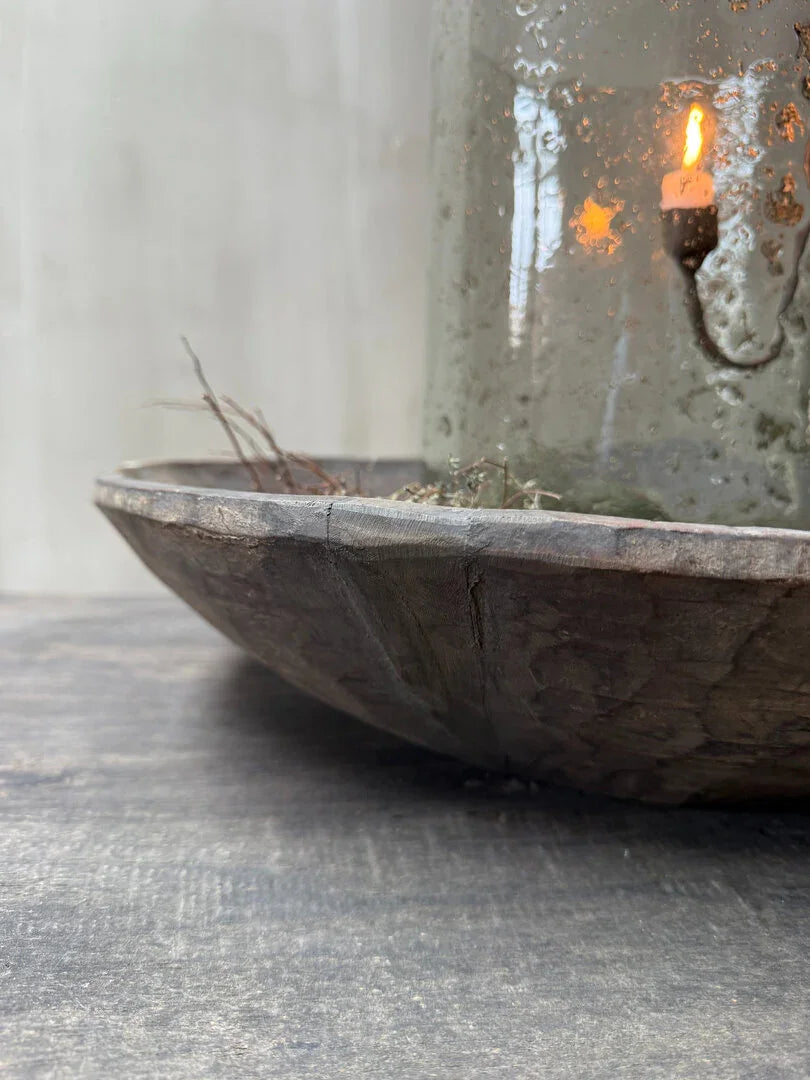 Handgemaakte houten schaal met rustieke uitstraling en landelijke sfeer, My Sober Home