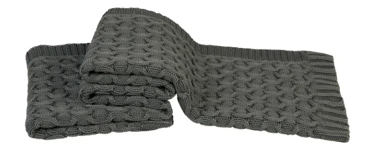 Antraciet gebreide woondeken met kabelpatroon, handgemaakt, My Sober Home sfeeraccessoire