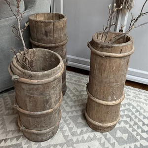 Oude Turkse houten vijzel 69 cm hoog
