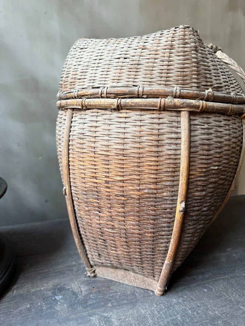 Oude unieke Chinese rieten vissers mand - My Sober Home