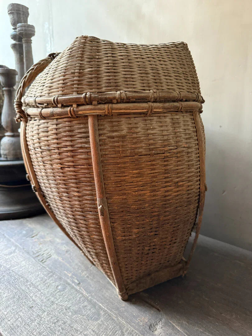 Oude unieke Chinese rieten vissers mand - My Sober Home