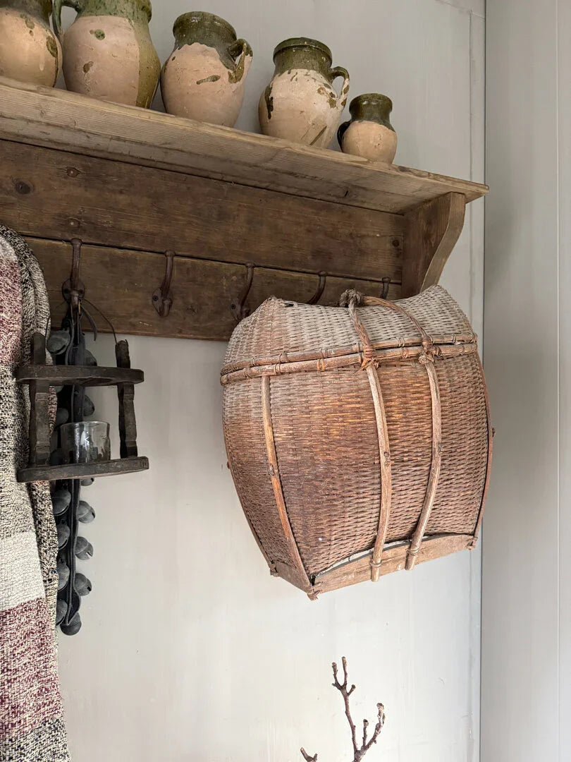 Oude unieke Chinese rieten vissers mand - My Sober Home