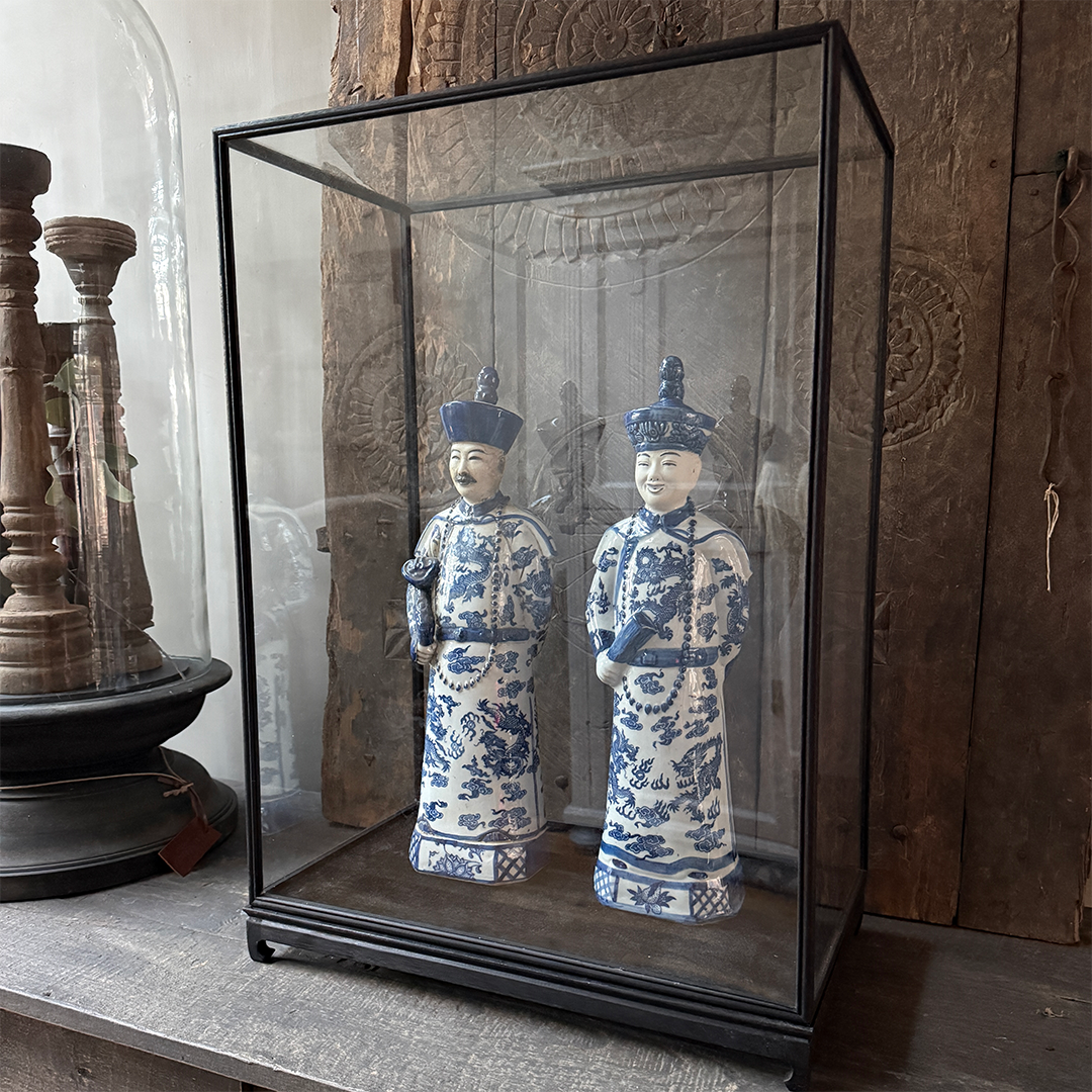 Chinees porseleinen beeldje keizer staand (vader)