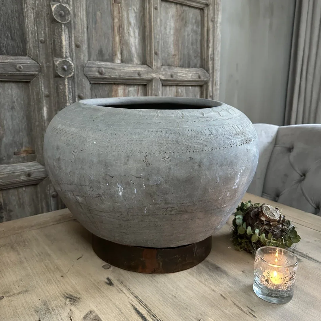 Purzelnder Krug auf Ring