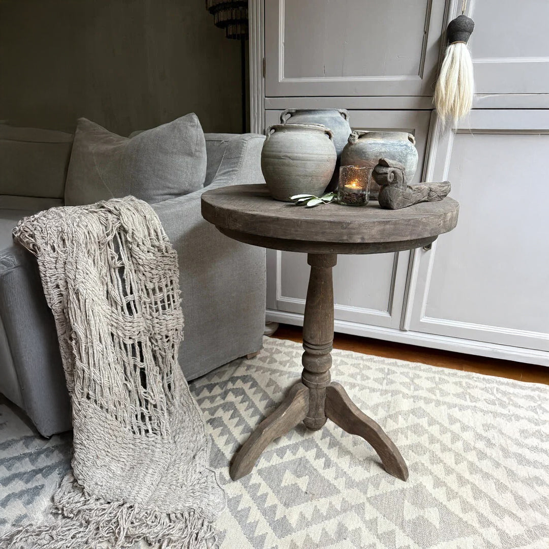 Oude houten wijntafel met rond blad Ø 80 cm