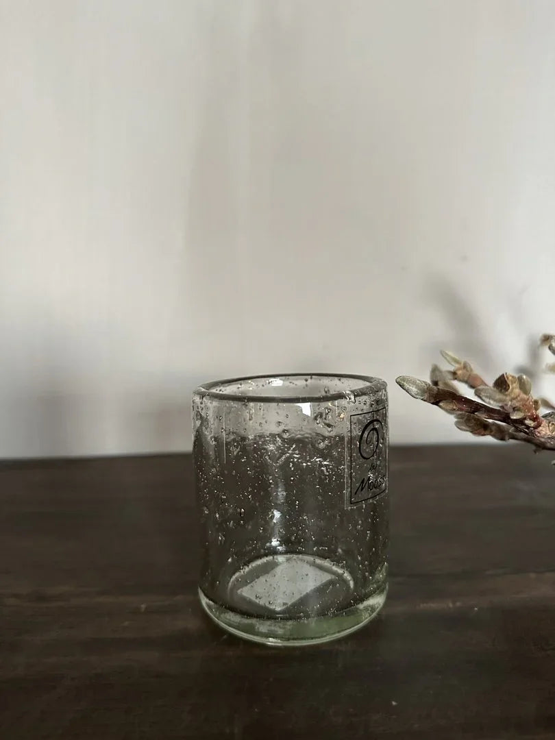 Authentiek handgemaakt windlicht van glas met luchtbelletjes, landelijk interieur My Sober Home