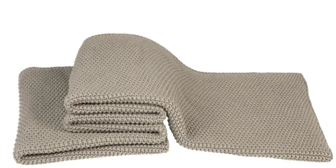 Beige gebreide woondeken Sofia, handgemaakt, landelijke stijl, My Sober Home