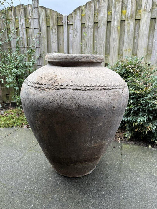 Oude Indiase kruik - My Sober Home