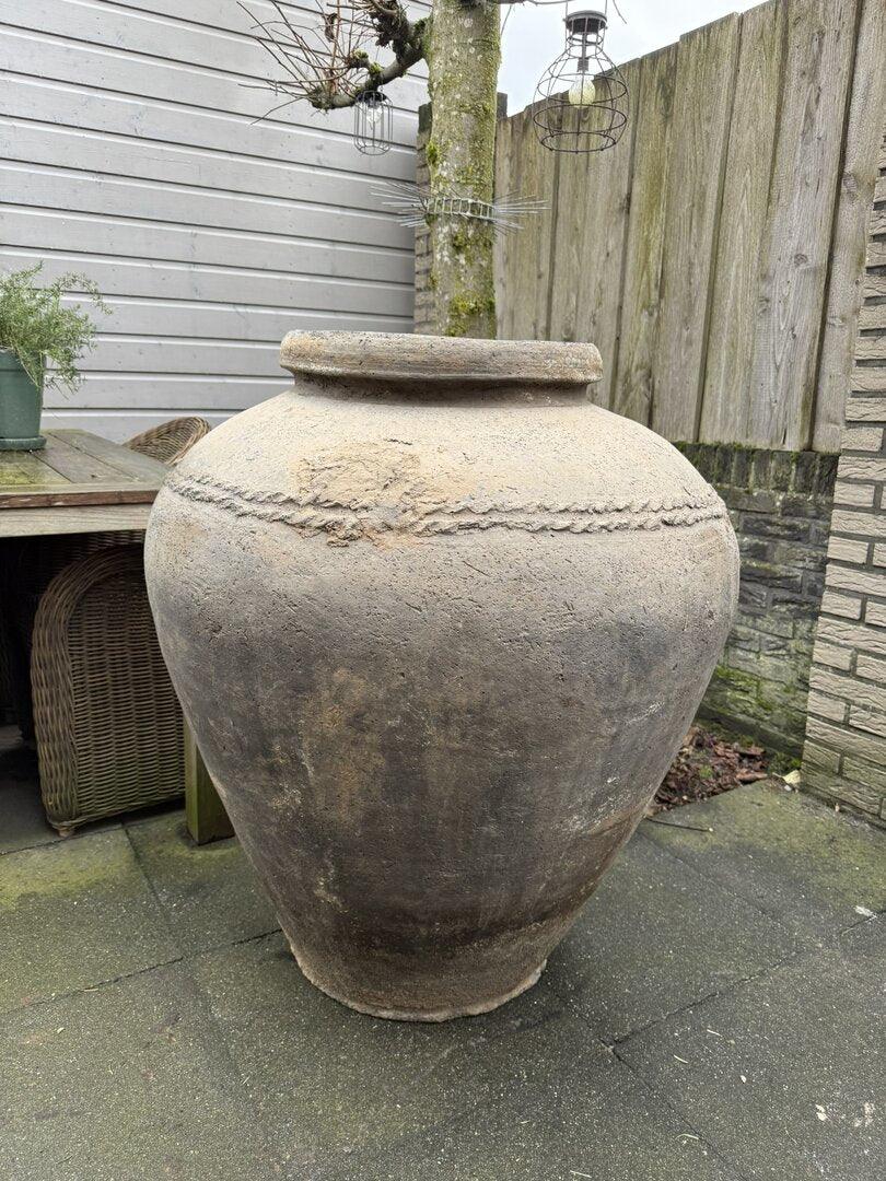 Oude Indiase kruik - My Sober Home