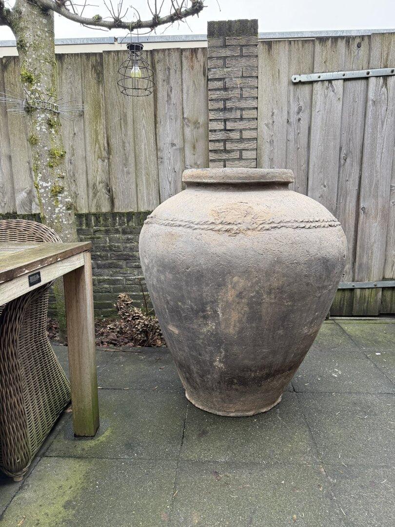 Oude Indiase kruik - My Sober Home