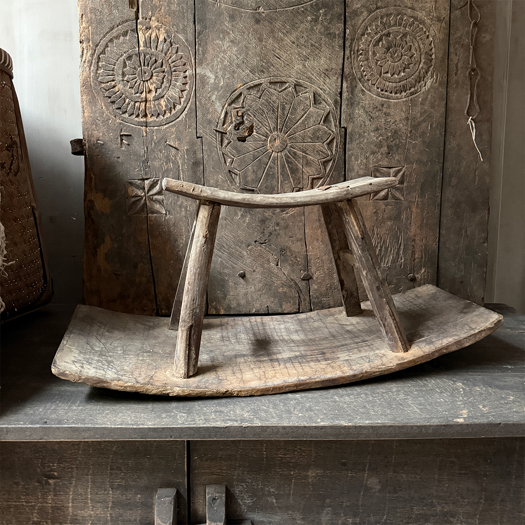 Alter Holzschemel, chinesischer Stuhl